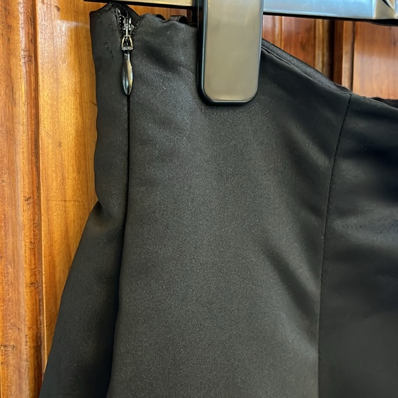 Vintage Vie by Victoria Royale Black satin high waist skirt - Picture 4 of 5